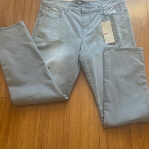 Levi Women's Light Gray Skinny Jeans